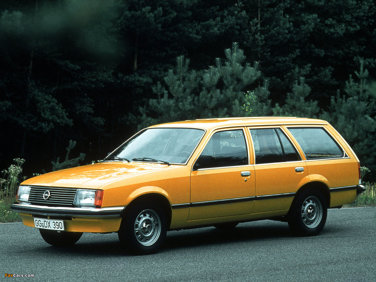 Images of Opel Rekord Caravan 5-door (E1) 1977–82 (1280 x 960)