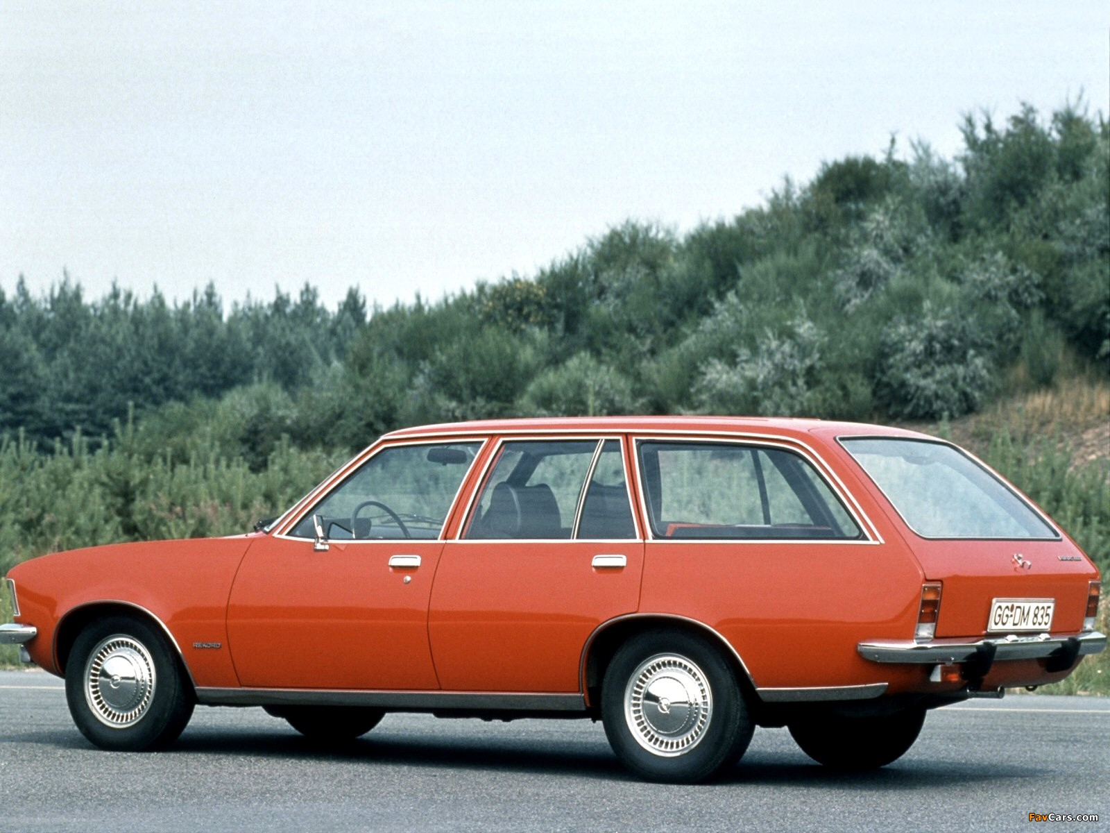 Opel Rekord Caravan (D) 1972–77 wallpapers (1600 x 1200)