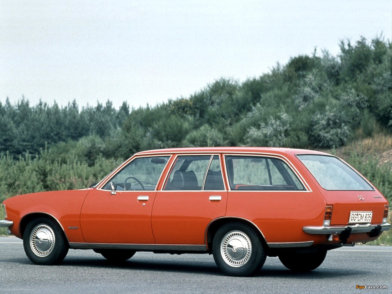 Opel Rekord Caravan (D) 1972–77 wallpapers (1280 x 960)
