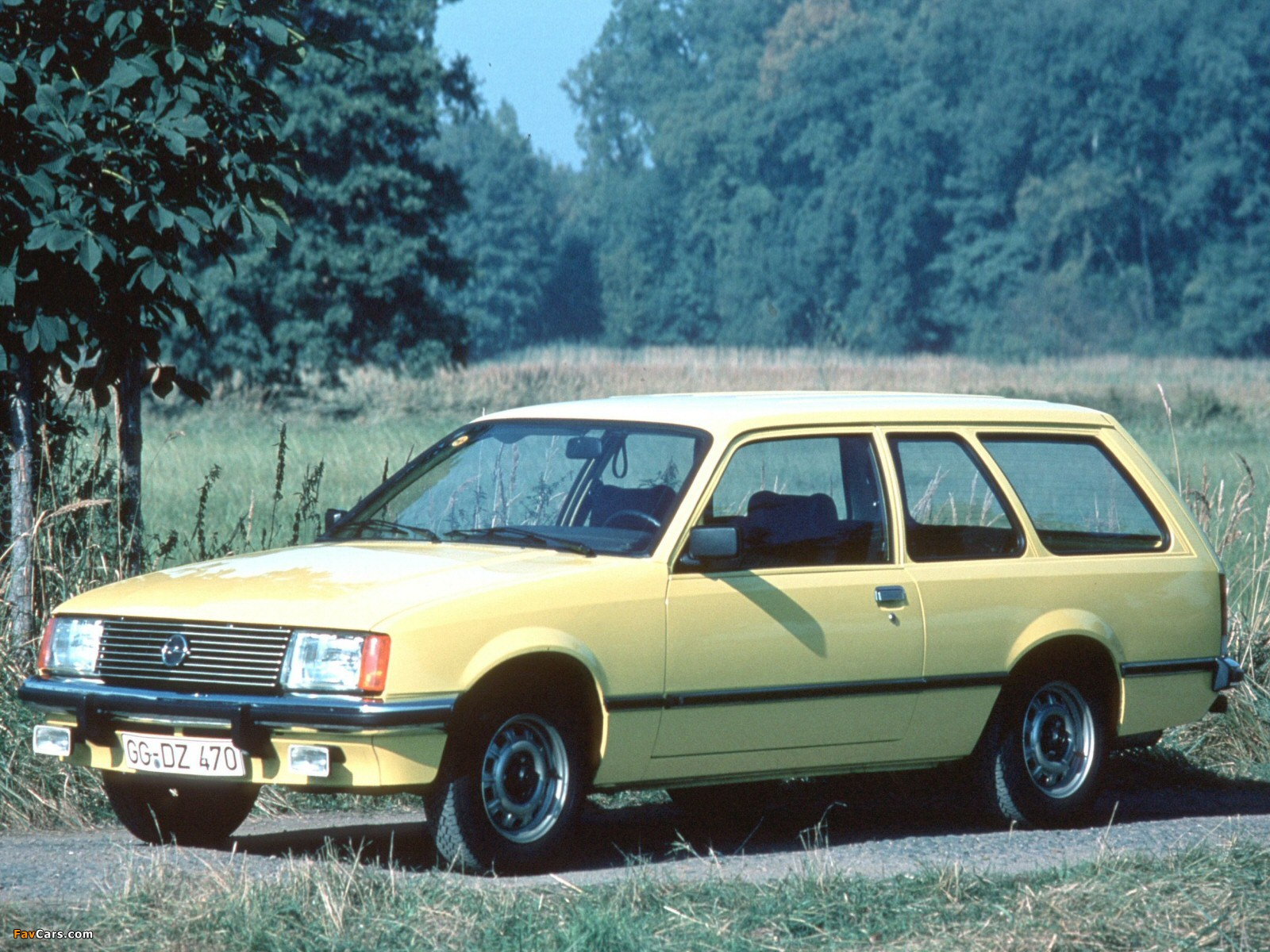 Opel Rekord Caravan 3-door (E1) 1977–82 images (1600 x 1200)