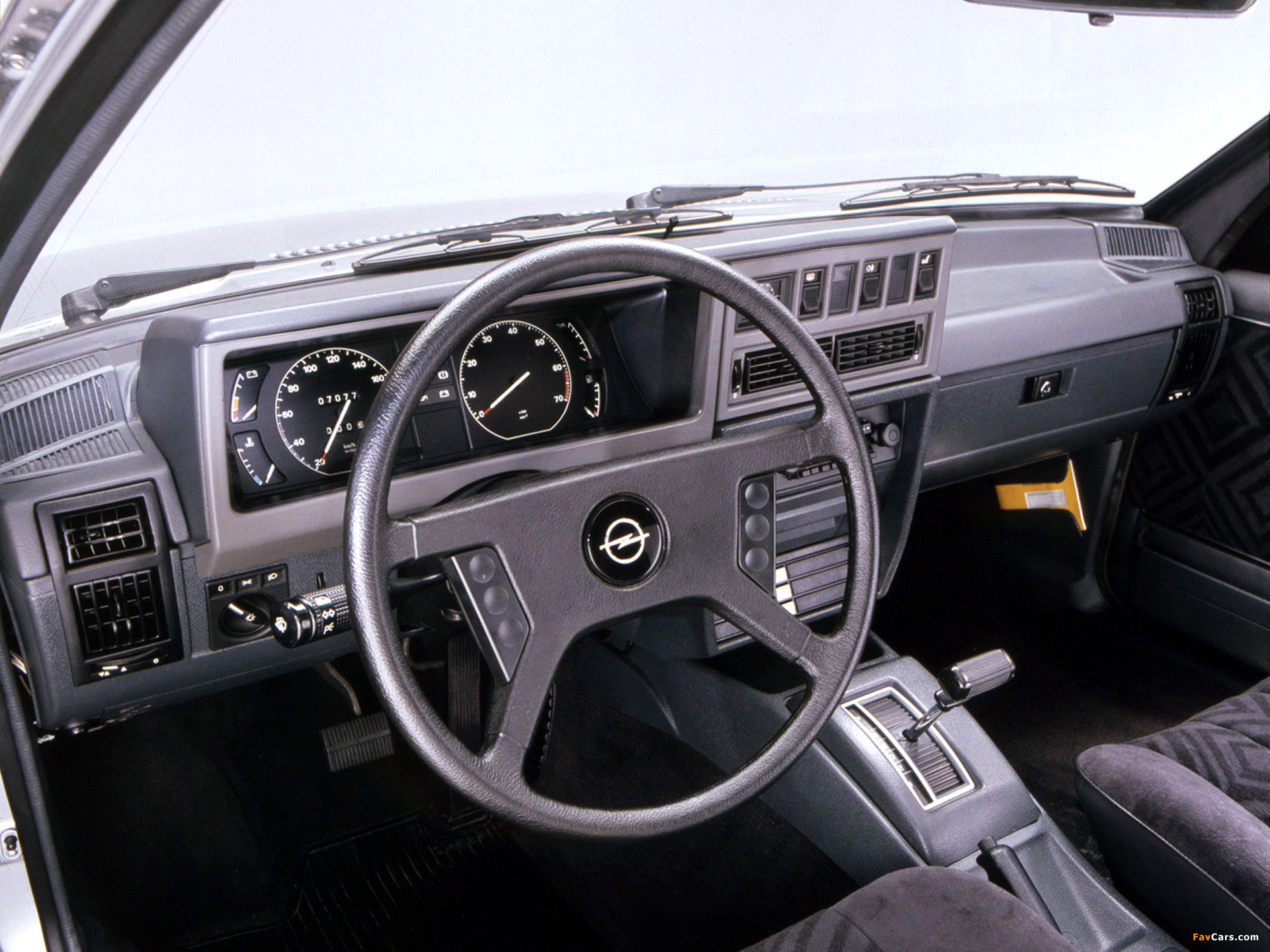 Opel Rekord (E2) 1982–86 images (1920 x 1440)