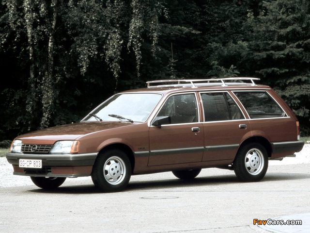 Photos of Opel Rekord Caravan (E2) 1982–86 (640 x 480)