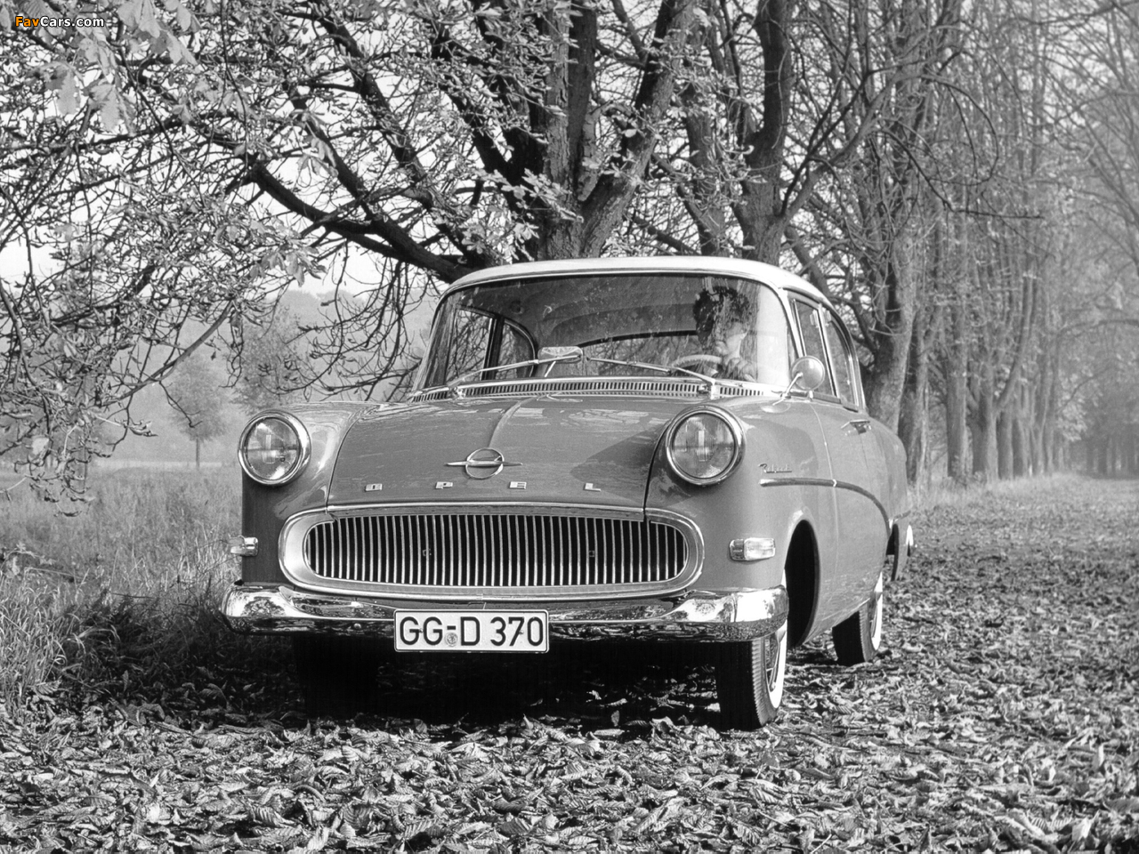 Pictures of Opel Rekord 2-door Sedan (P1) 1957–60 (1280 x 960)
