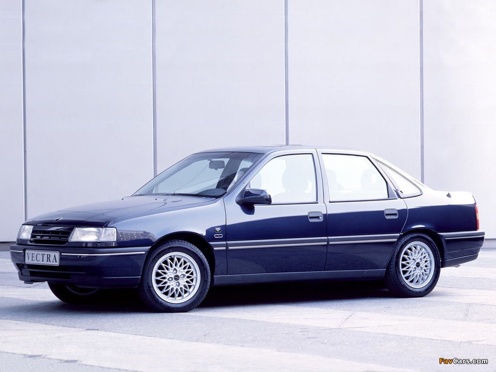 Images of Opel Vectra Sedan (A) 1988–92 (1024 x 768)