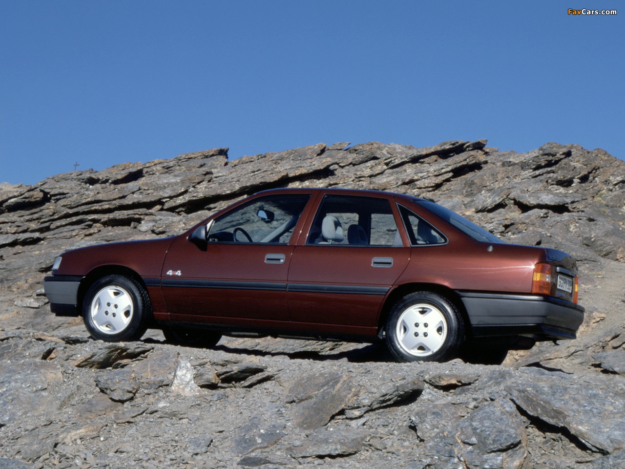 Images of Opel Vectra 1.8 S 4x4 Sedan (A) 1988–89 (1280 x 960)
