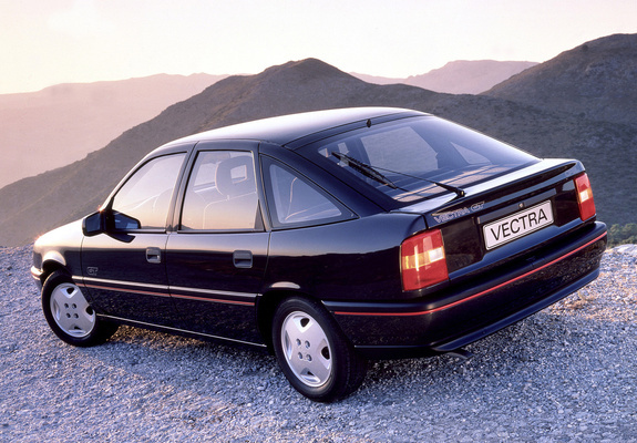 Images of Opel Vectra GT Hatchback (A) 1988–92