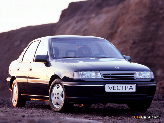 Images of Opel Vectra Sedan (A) 1988–92 (640 x 480)