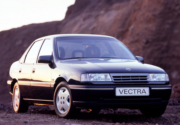 Images of Opel Vectra Sedan (A) 1988–92