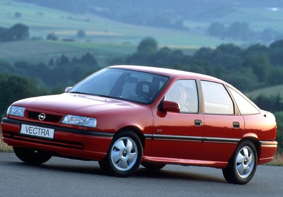 Images of Opel Vectra GT Hatchback (A) 1992–94
