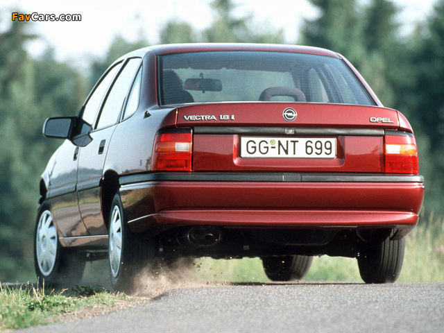 Images of Opel Vectra Sedan (A) 1992–95 (640 x 480)