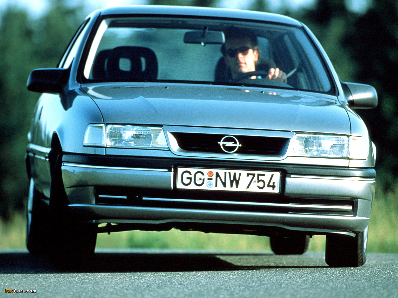 Images of Opel Vectra V6 (A) 1993–95 (1280 x 960)