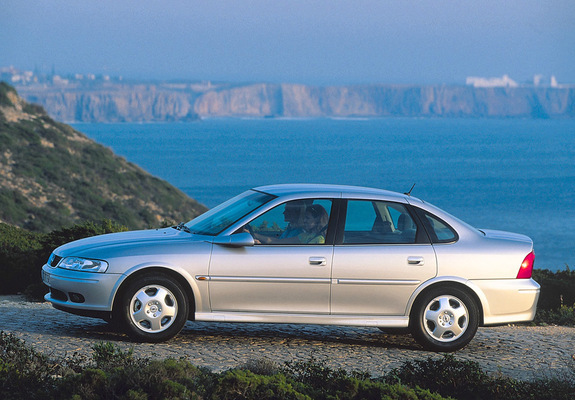 Images of Opel Vectra Sedan (B) 1999–2002