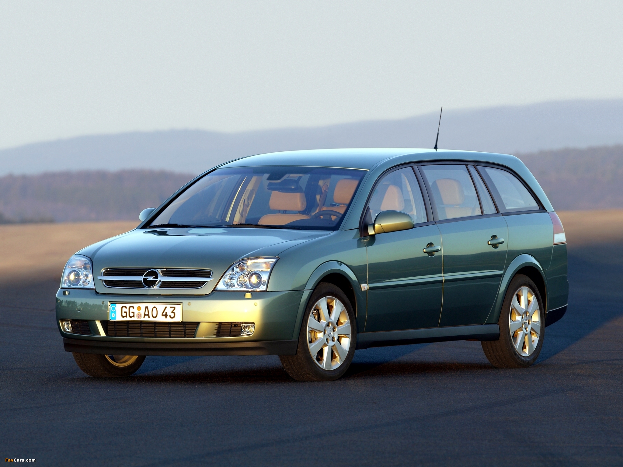 Images of Opel Vectra Caravan (C) 2003–05 (2048 x 1536)
