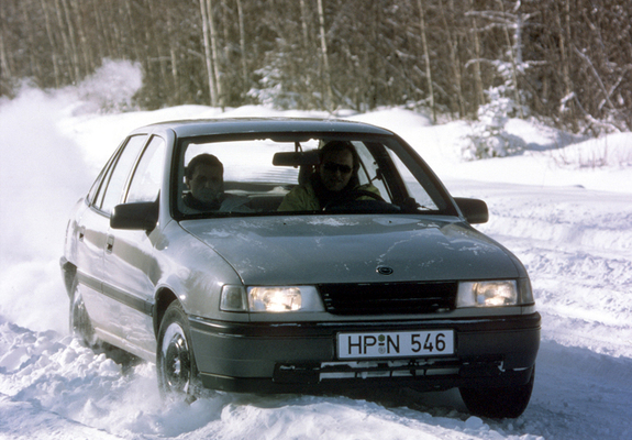 Opel Vectra Sedan (A) 1988–92 photos