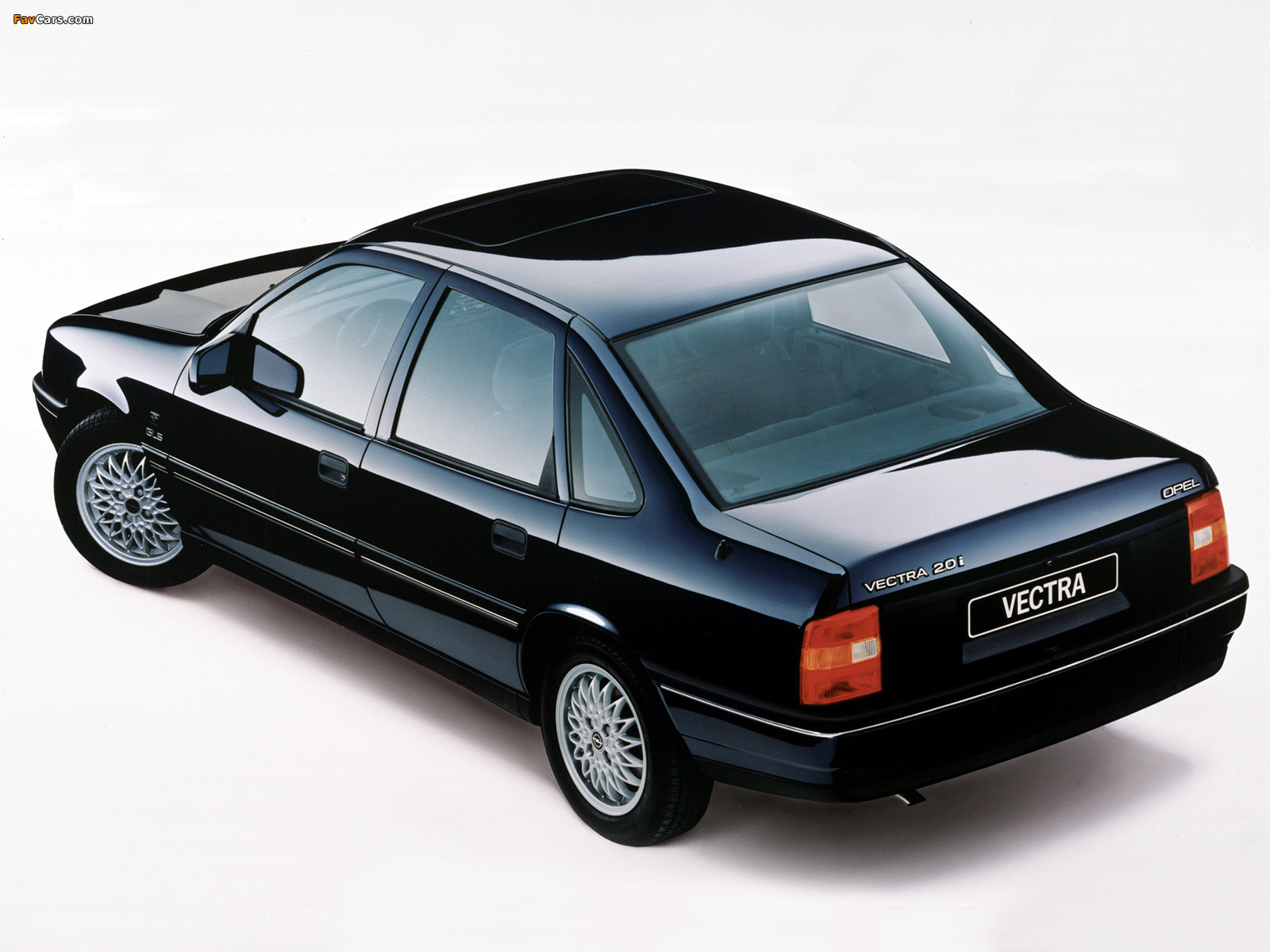 Opel Vectra Sedan (A) 1988–92 photos (1600 x 1200)
