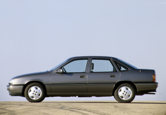 Opel Vectra Sedan (A) 1988–92 pictures