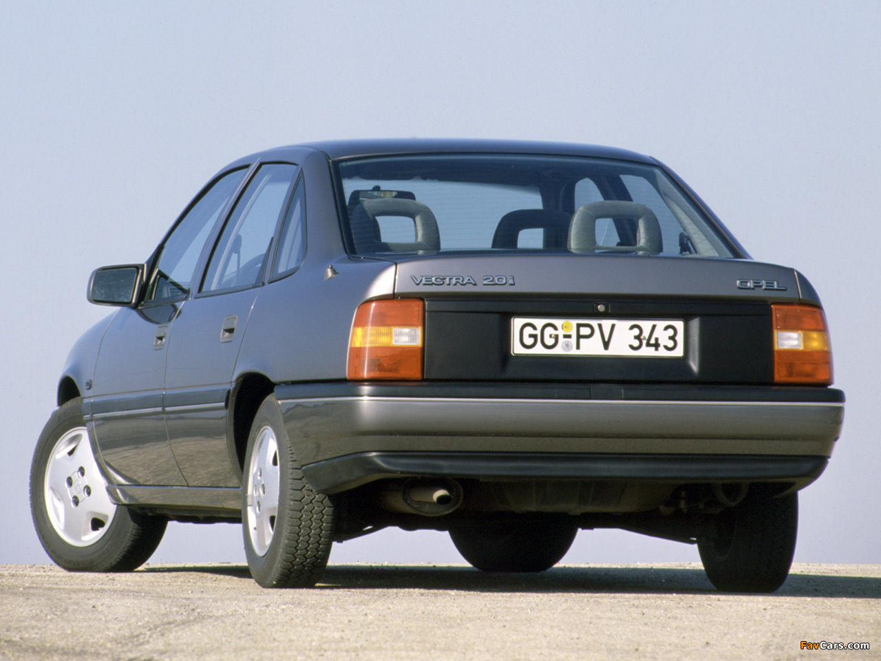 Opel Vectra Sedan (A) 1988–92 pictures (1280 x 960)