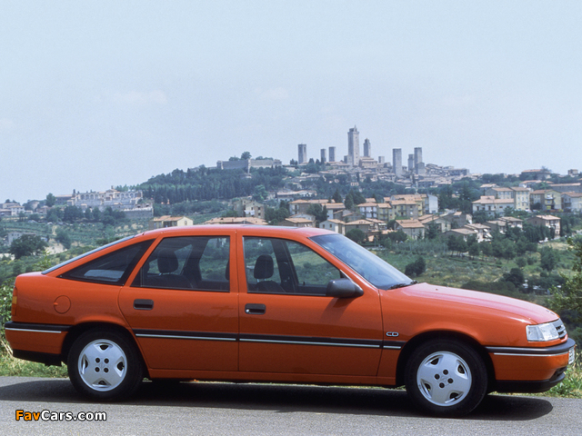 Opel Vectra Hatchback (A) 1988–92 wallpapers (640 x 480)
