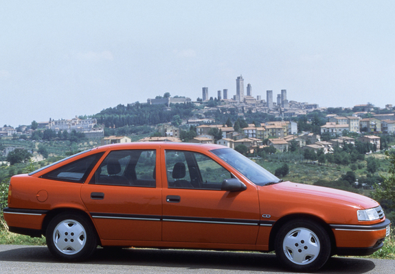 Opel Vectra Hatchback (A) 1988–92 wallpapers