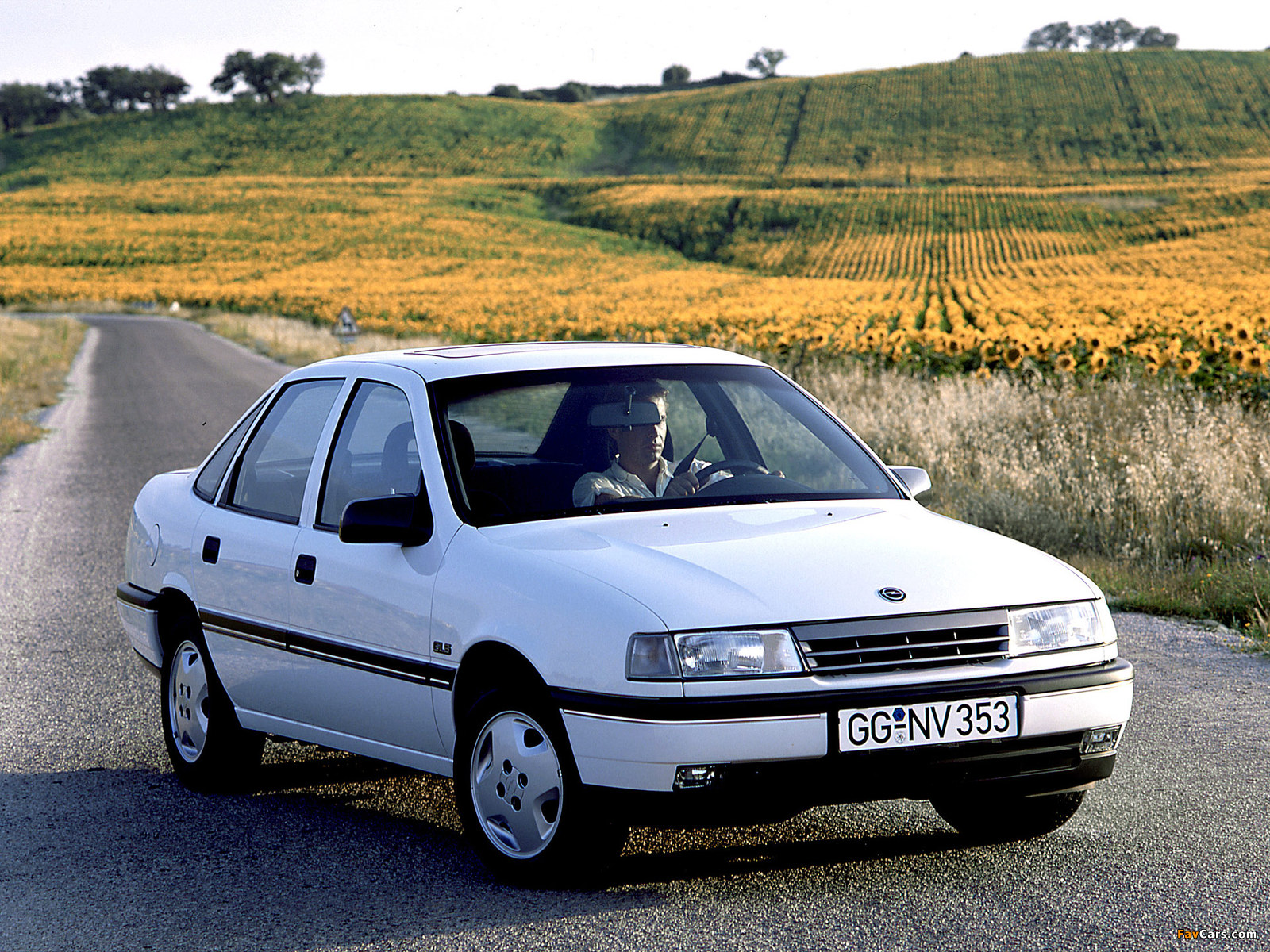 Opel Vectra Sedan (A) 1988–92 wallpapers (1600 x 1200)