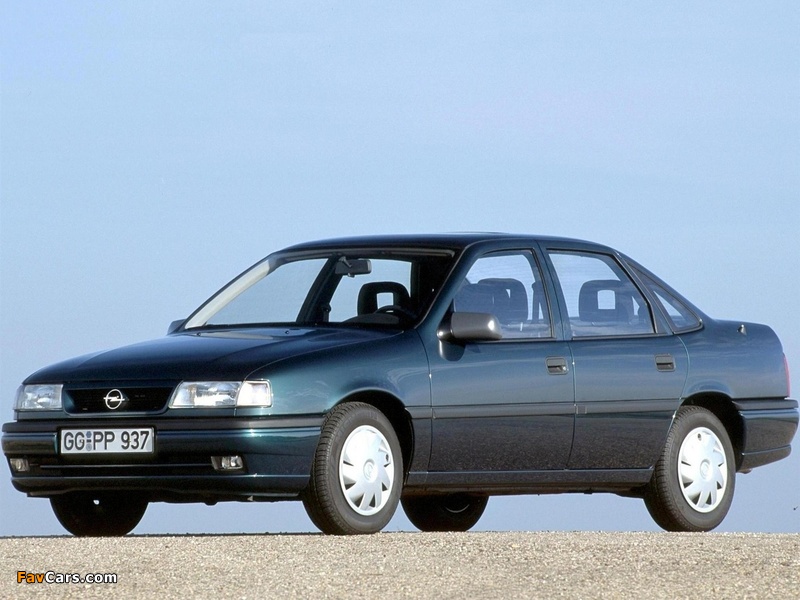 Opel Vectra Sedan (A) 1992–95 photos (800 x 600)