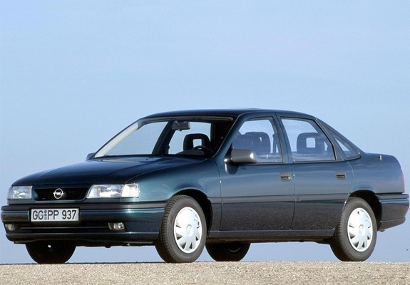 Opel Vectra Sedan (A) 1992–95 photos