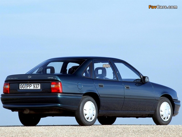 Opel Vectra Sedan (A) 1992–95 pictures (640 x 480)