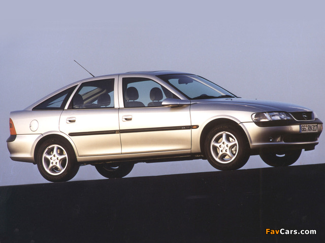 Opel Vectra Hatchback (B) 1995–99 pictures (640 x 480)