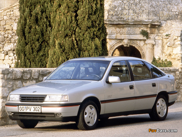 Photos of Opel Vectra GT Hatchback (A) 1988–92 (640 x 480)