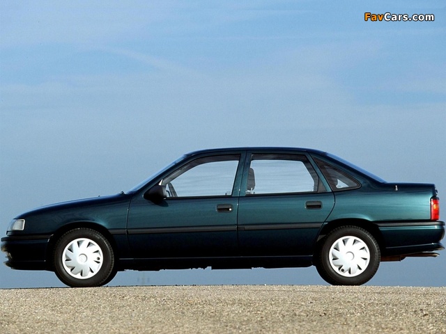 Photos of Opel Vectra Sedan (A) 1992–95 (640 x 480)
