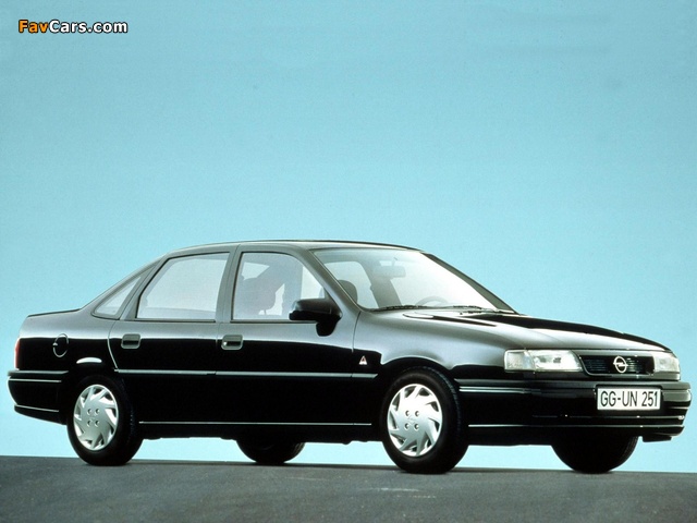 Photos of Opel Vectra Sedan (A) 1992–95 (640 x 480)