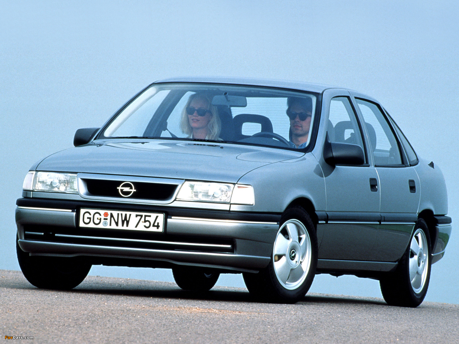 Photos of Opel Vectra V6 (A) 1993–95 (1600 x 1200)