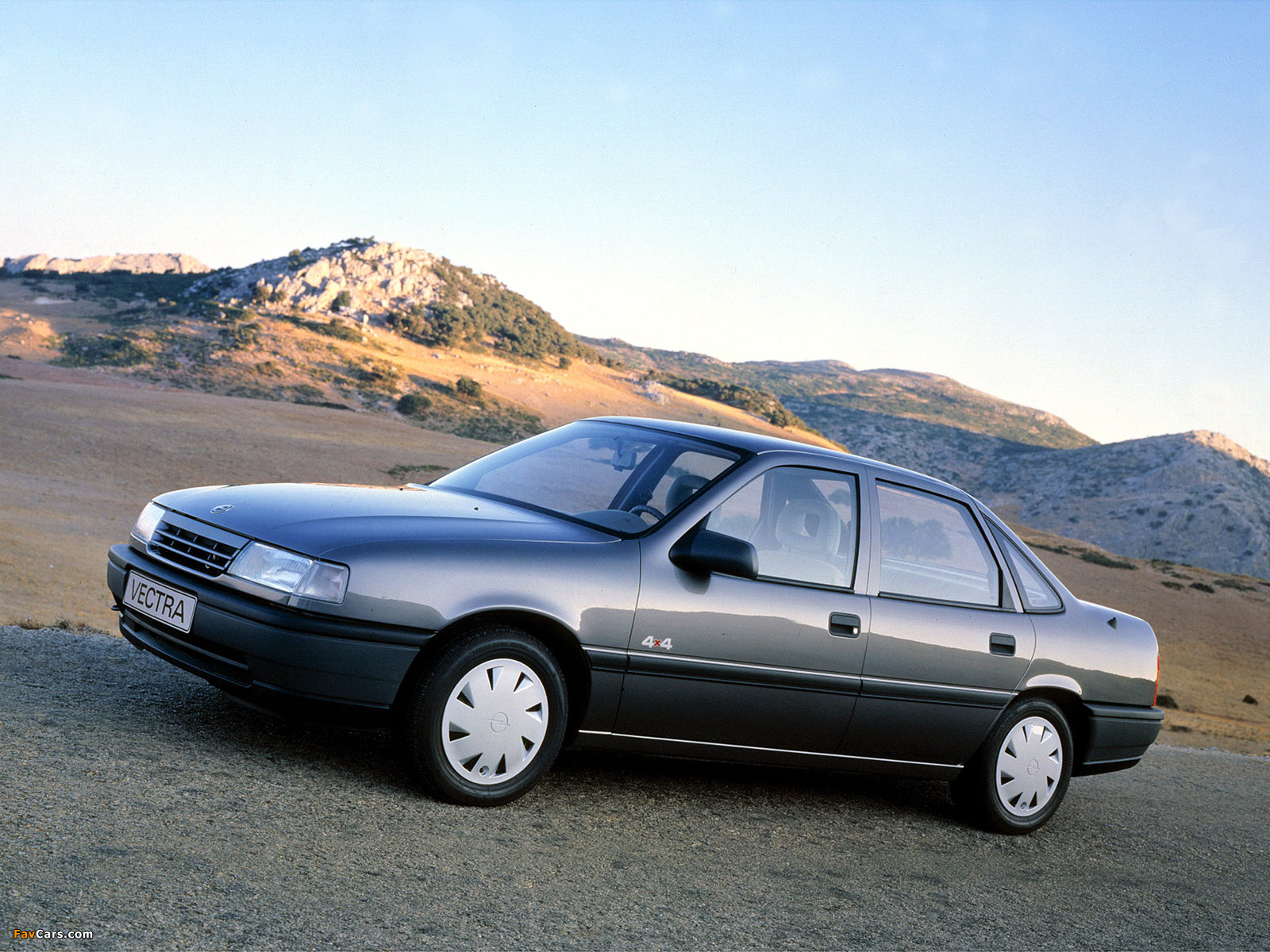 Pictures of Opel Vectra 1.8 S 4x4 Sedan (A) 1988–89 (1600 x 1200)