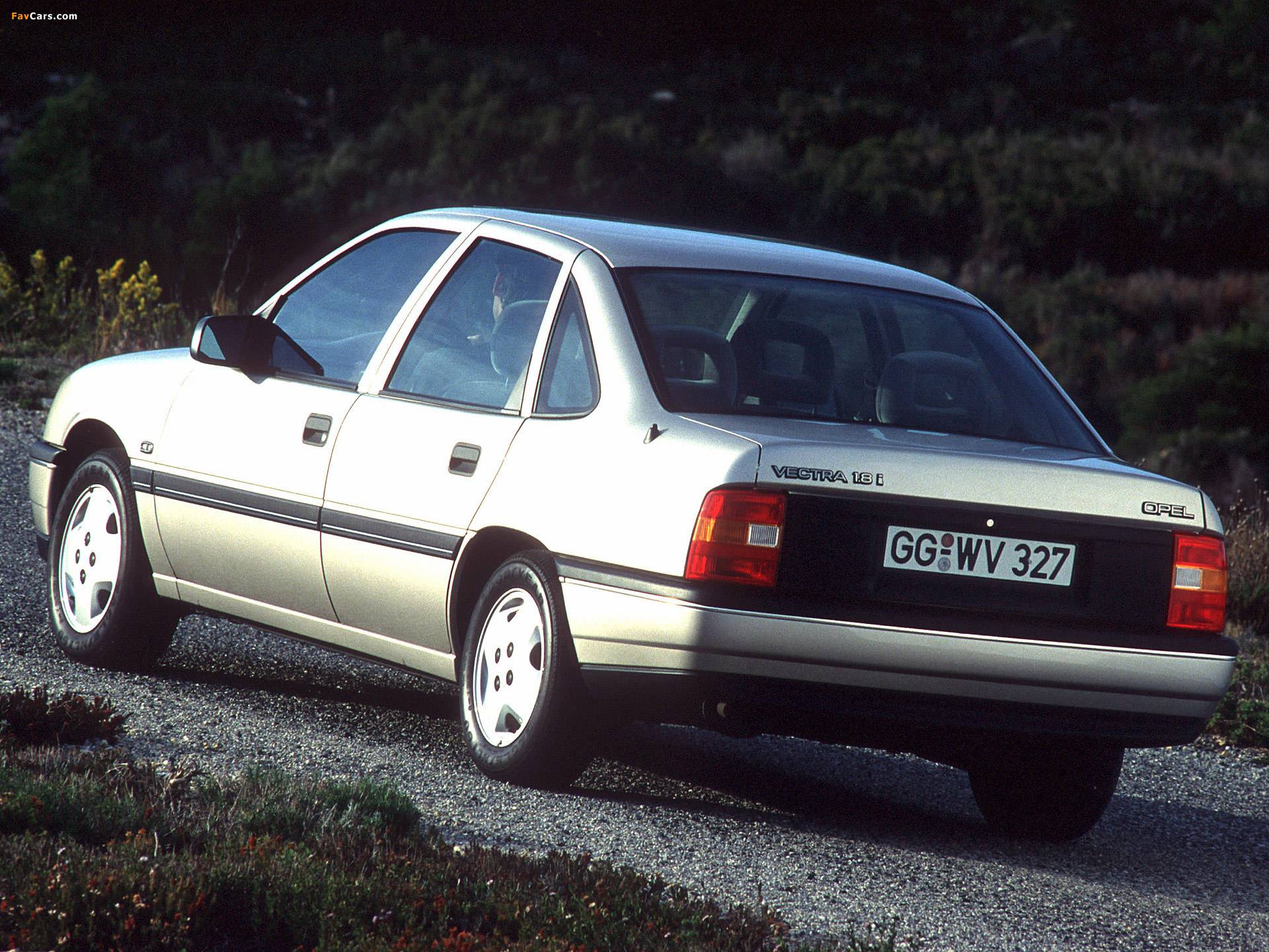 Pictures of Opel Vectra Sedan (A) 1988–92 (1920 x 1440)