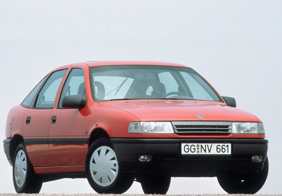 Pictures of Opel Vectra Hatchback (A) 1988–92