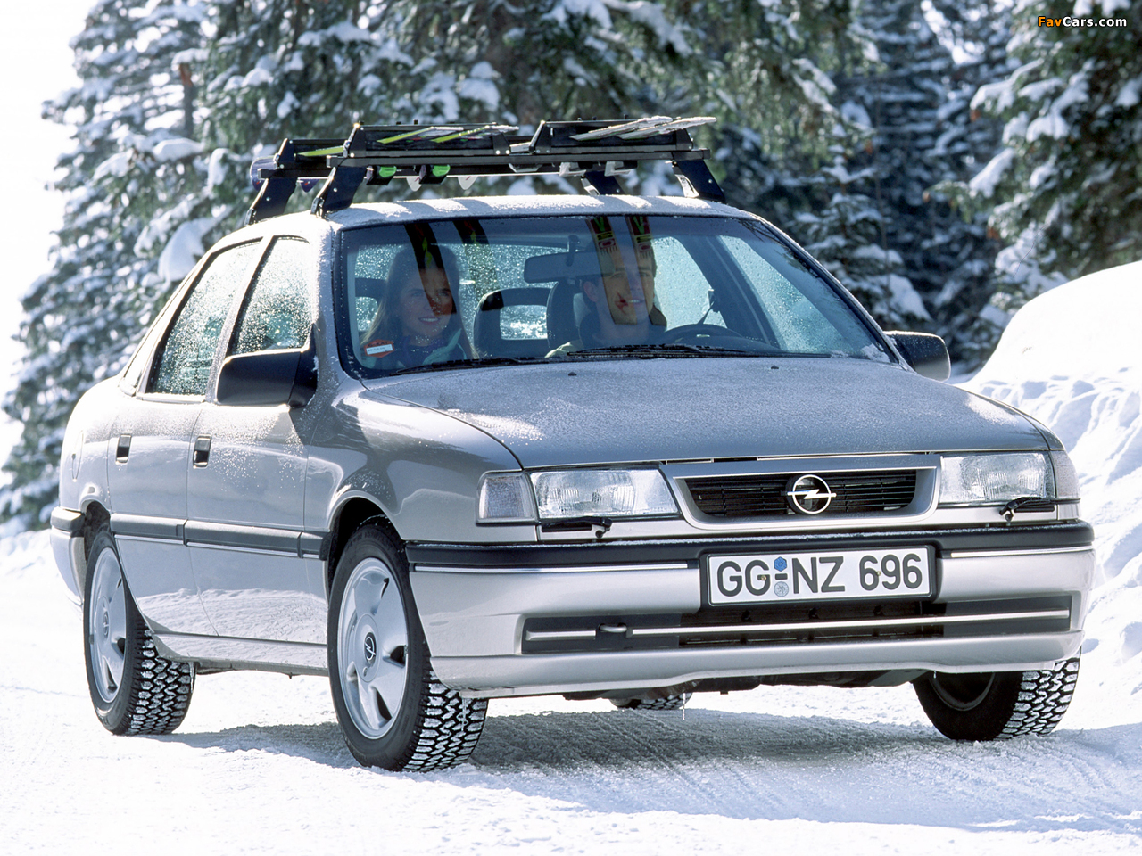 Pictures of Opel Vectra V6 (A) 1993–95 (1280 x 960)