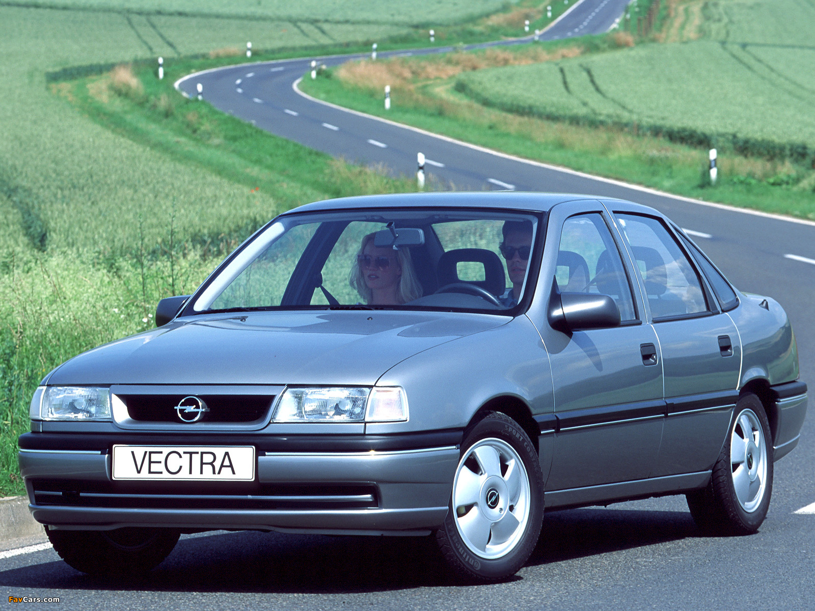 Opel Vectra V6 (A) 1993–95 wallpapers (1600 x 1200)