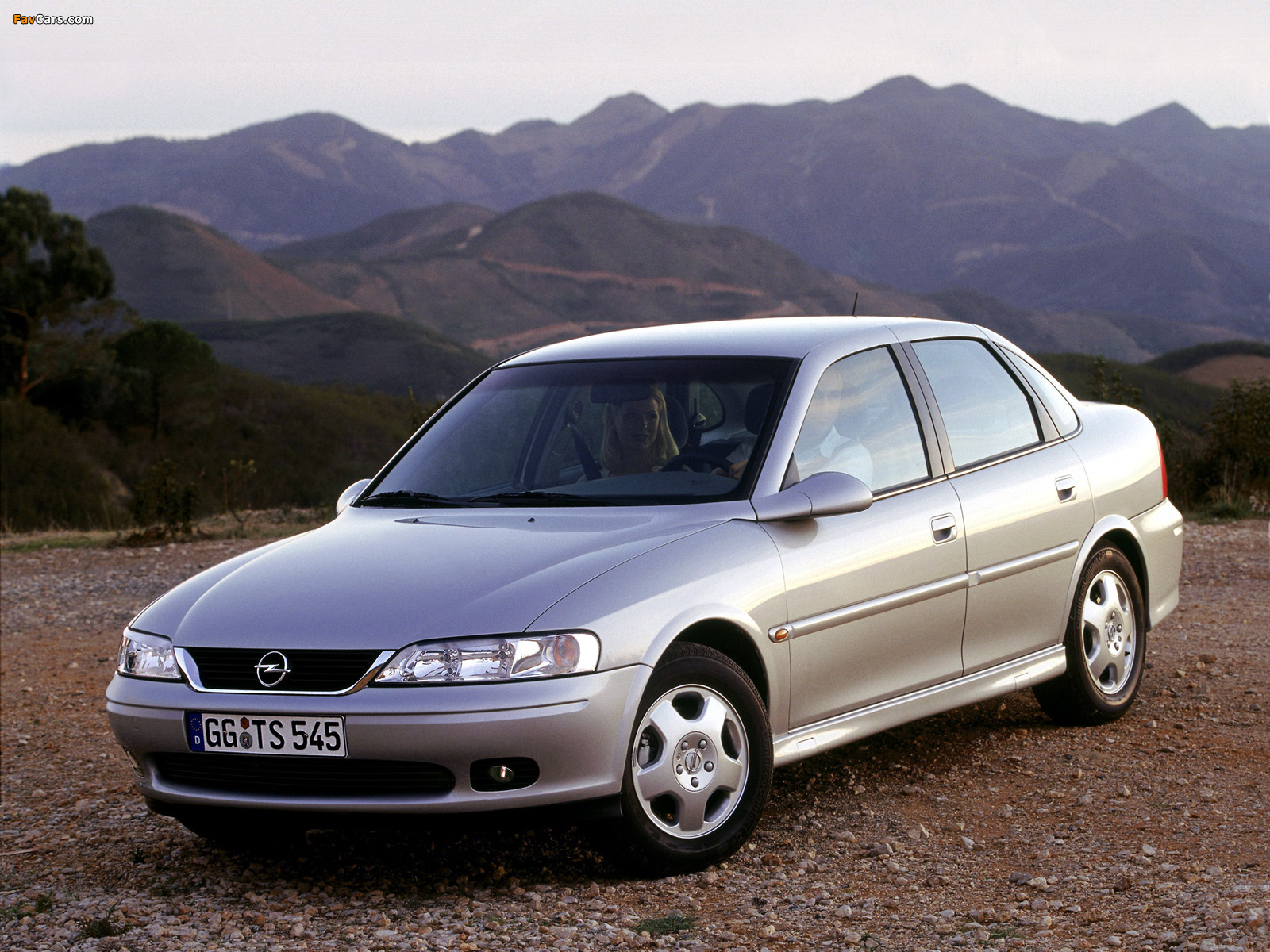 Opel Vectra Sedan (B) 1999–2002 wallpapers (1600 x 1200)