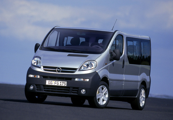 Opel Vivaro 2001–06 photos