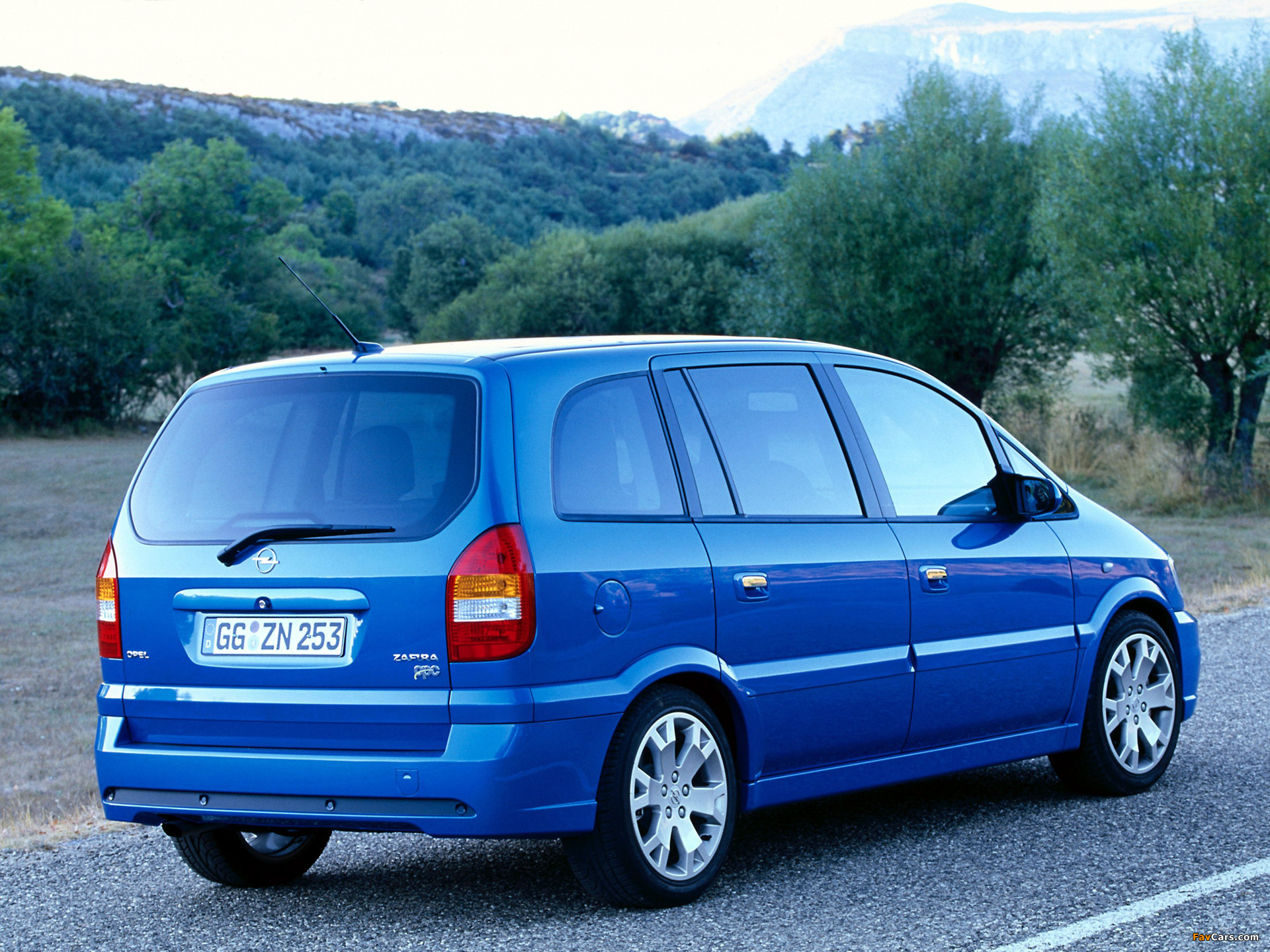 Images of Opel Zafira OPC (A) 2001–05 (1920 x 1440)