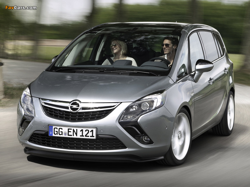 Images of Opel Zafira Tourer (C) 2011 (800 x 600)