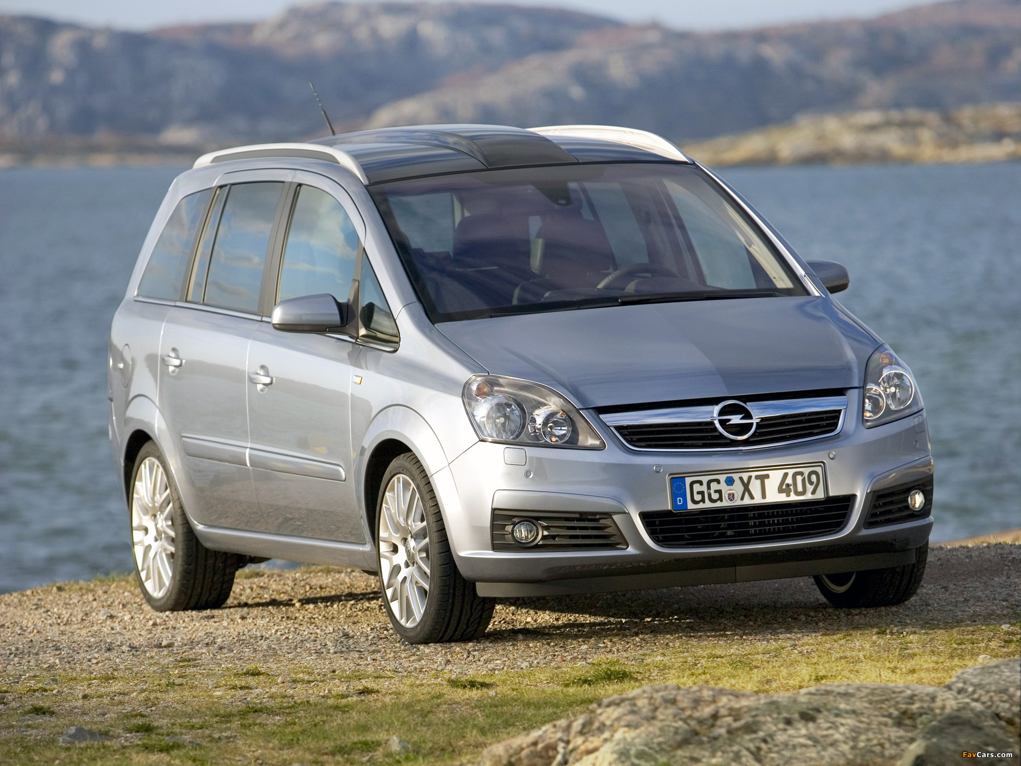 Opel Zafira 2.0 Turbo (B) 2005–08 pictures (2048 x 1536)