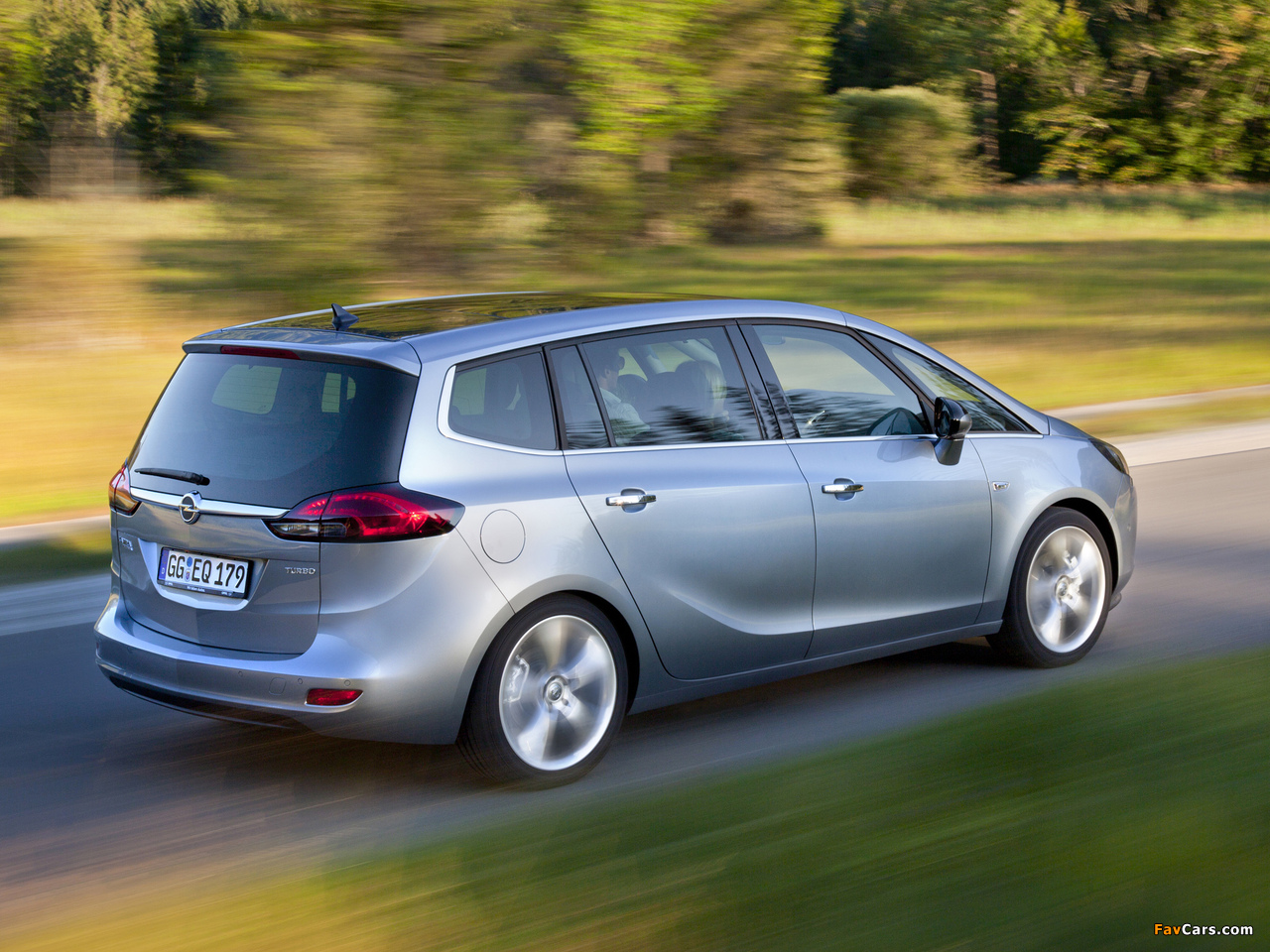 Opel Zafira Tourer Turbo (C) 2011 pictures (1280 x 960)