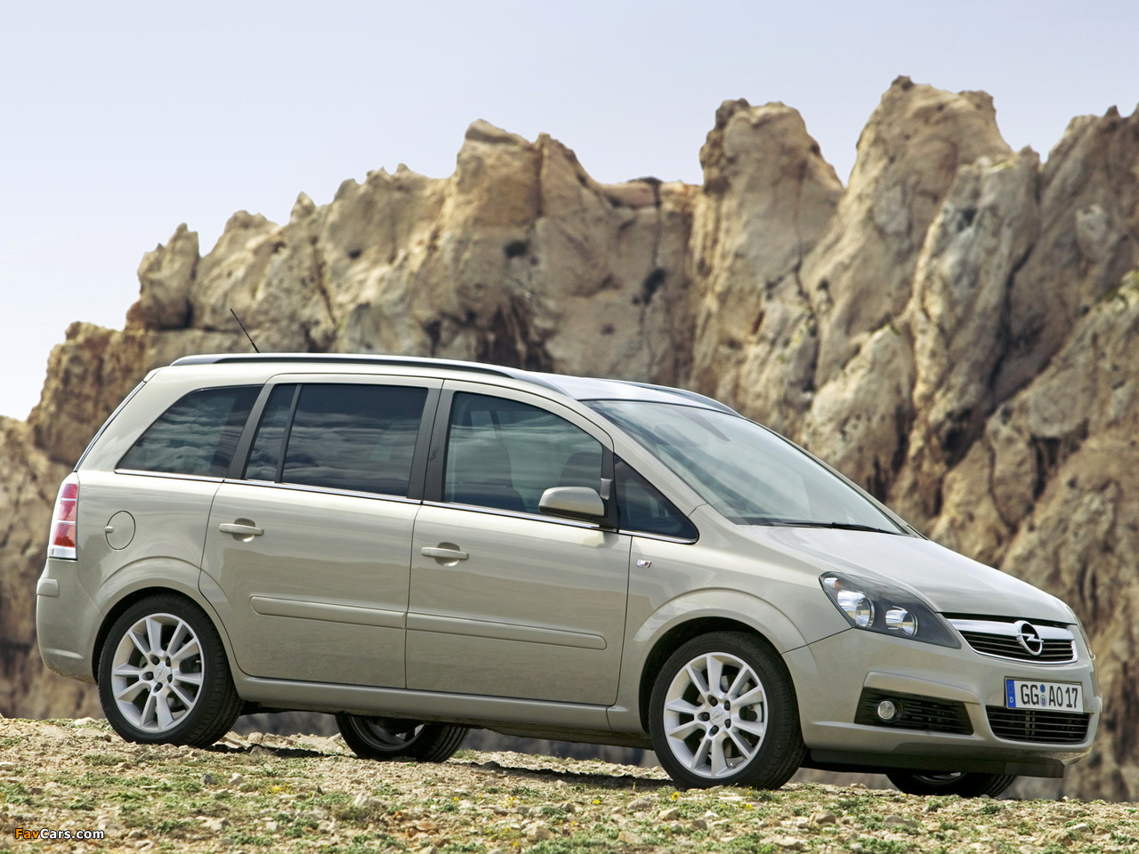 Pictures of Opel Zafira (B) 2005–08 (1280 x 960)