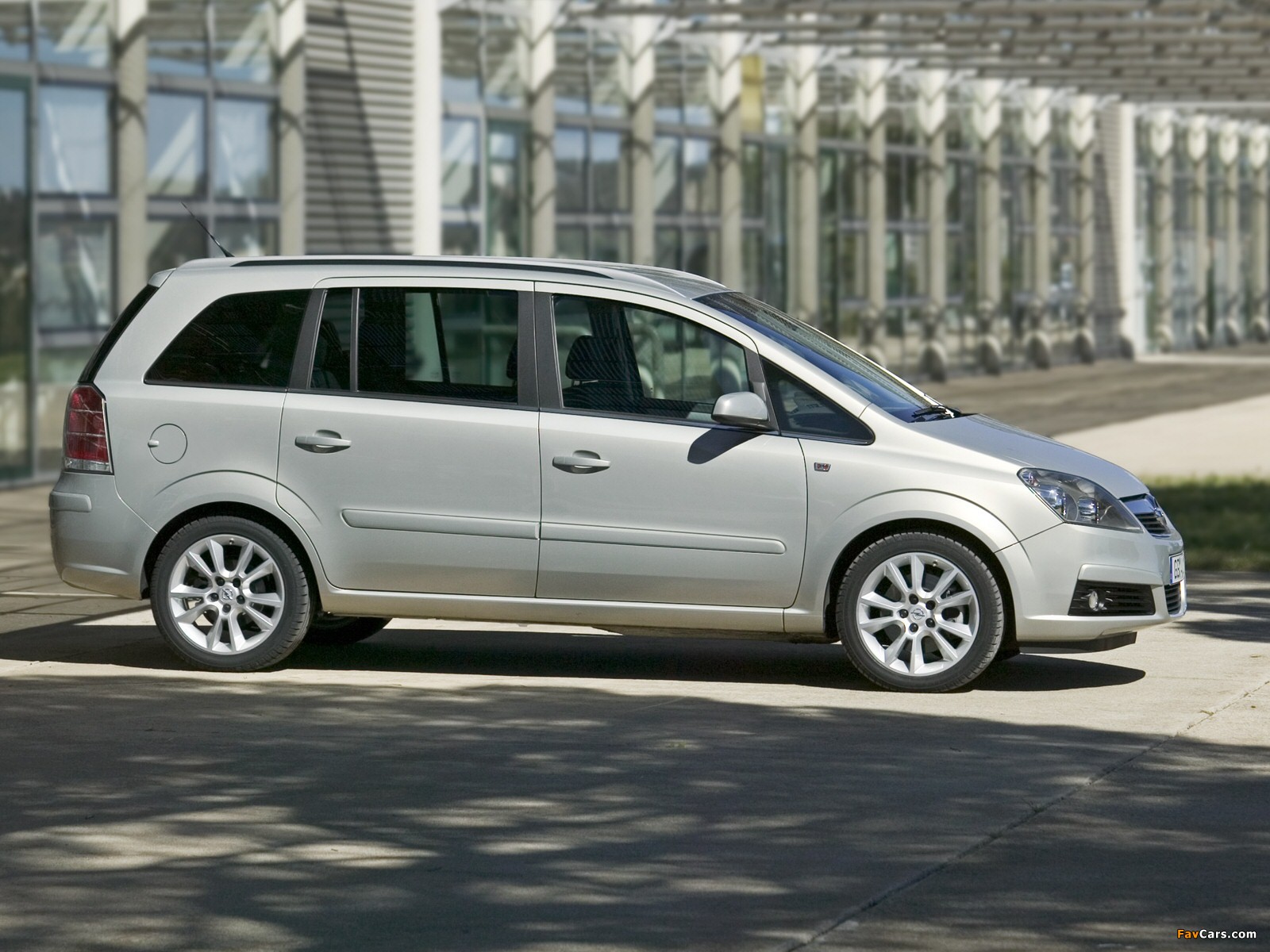 Pictures of Opel Zafira (B) 2005–08 (1600 x 1200)