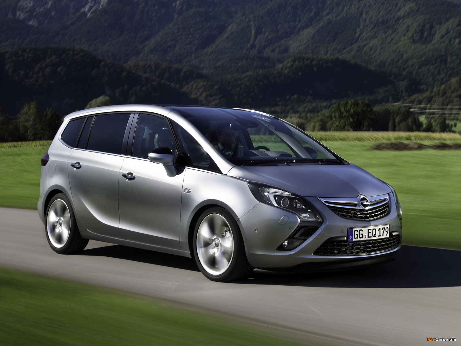Pictures of Opel Zafira Tourer Turbo (C) 2011 (1600 x 1200)