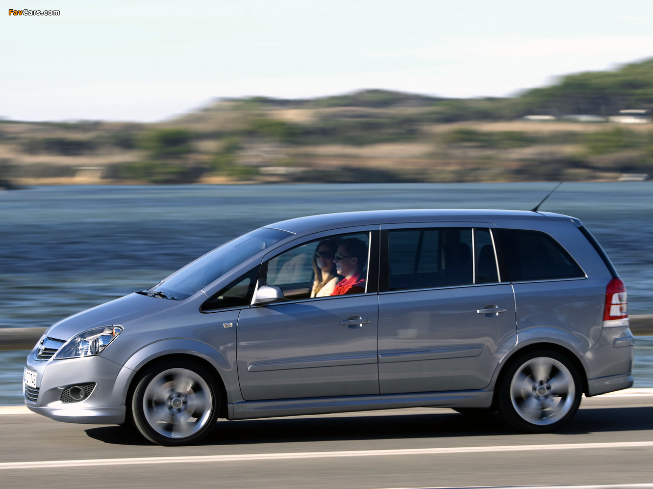 Opel Zafira (B) 2008 wallpapers (1280 x 960)