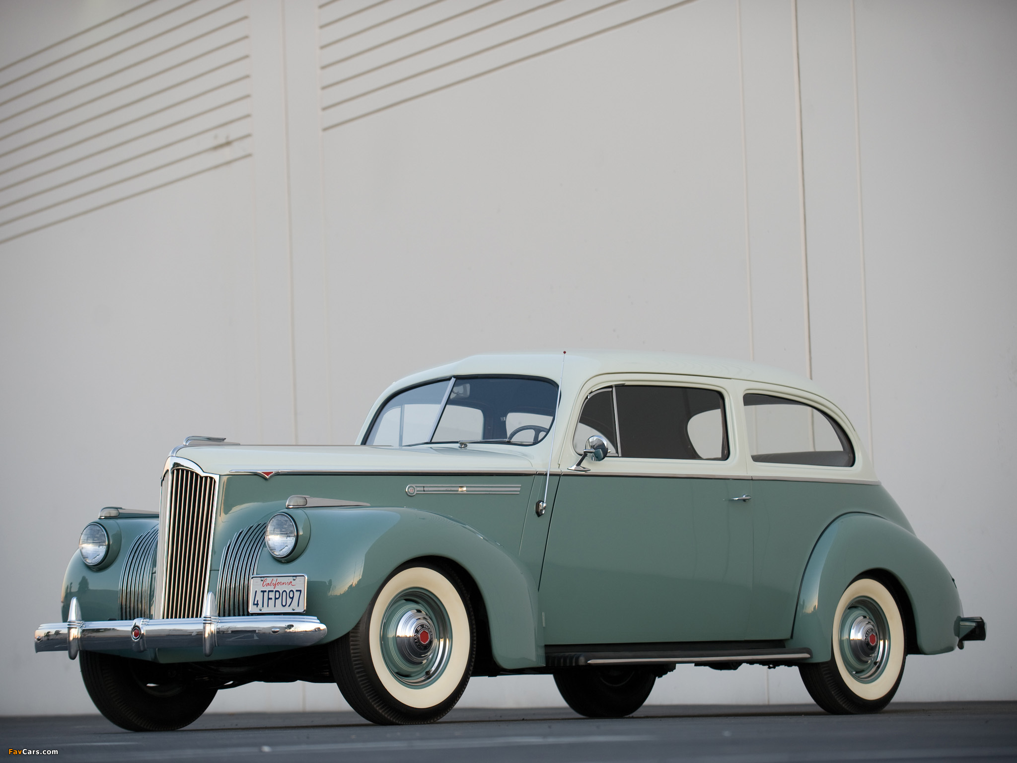 Packard 110 2-door Touring Sedan 1941 pictures (2048 x 1536)