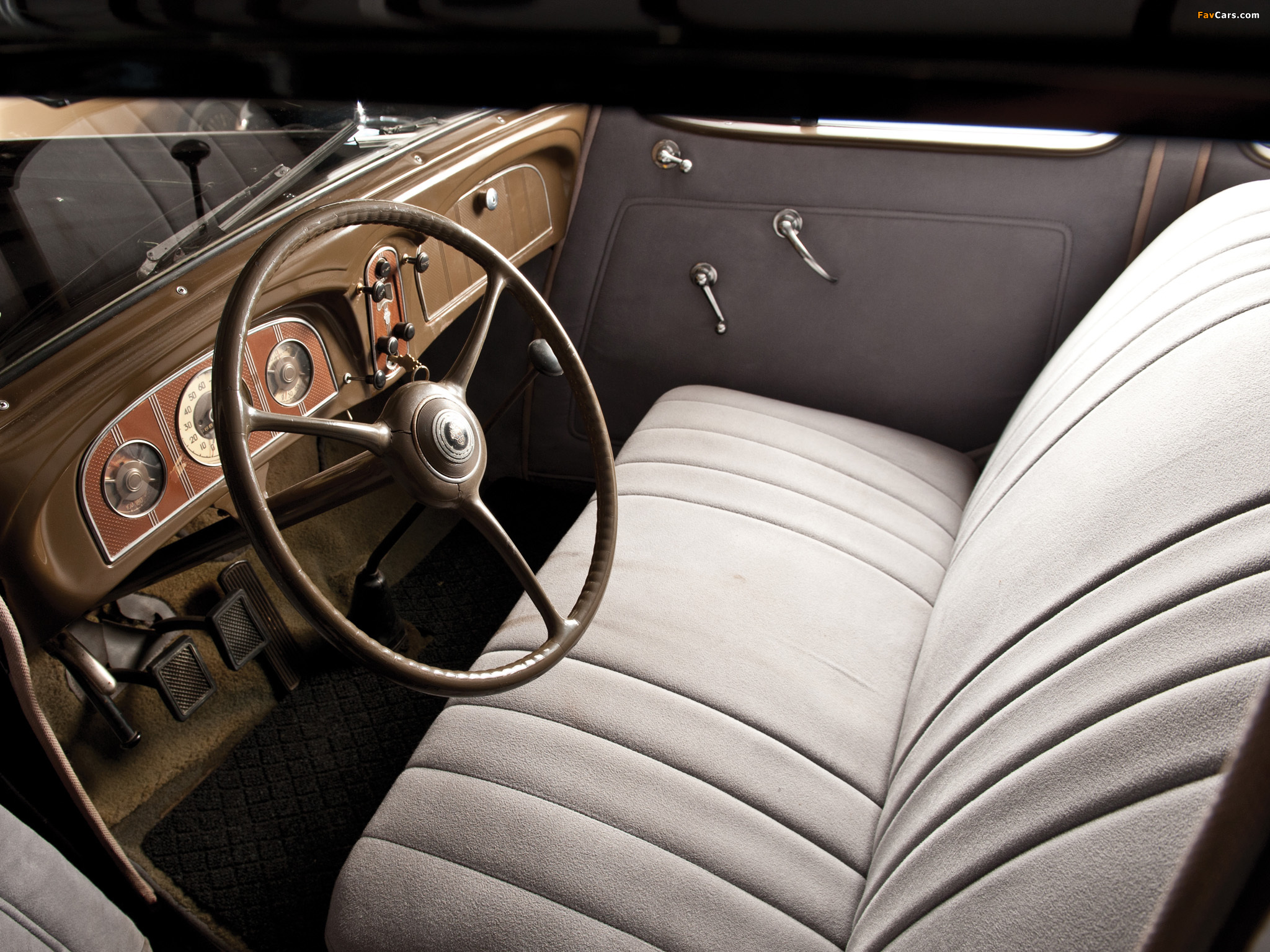 Packard 120 Sedan 1936 images (2048 x 1536)