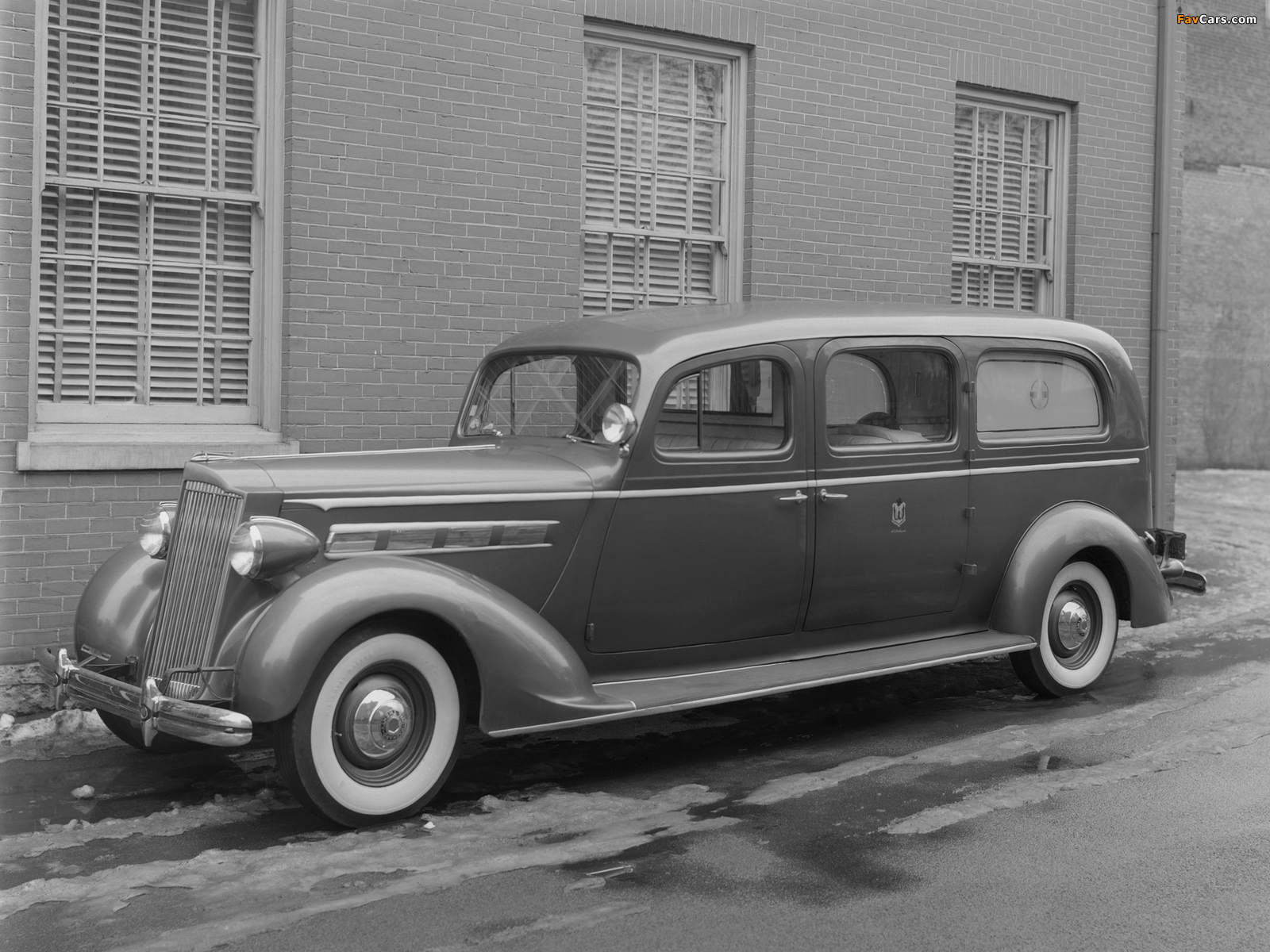 1937 Packard 120 Ambulance by A.J. Miller (158-CA) photos (1600 x 1200)